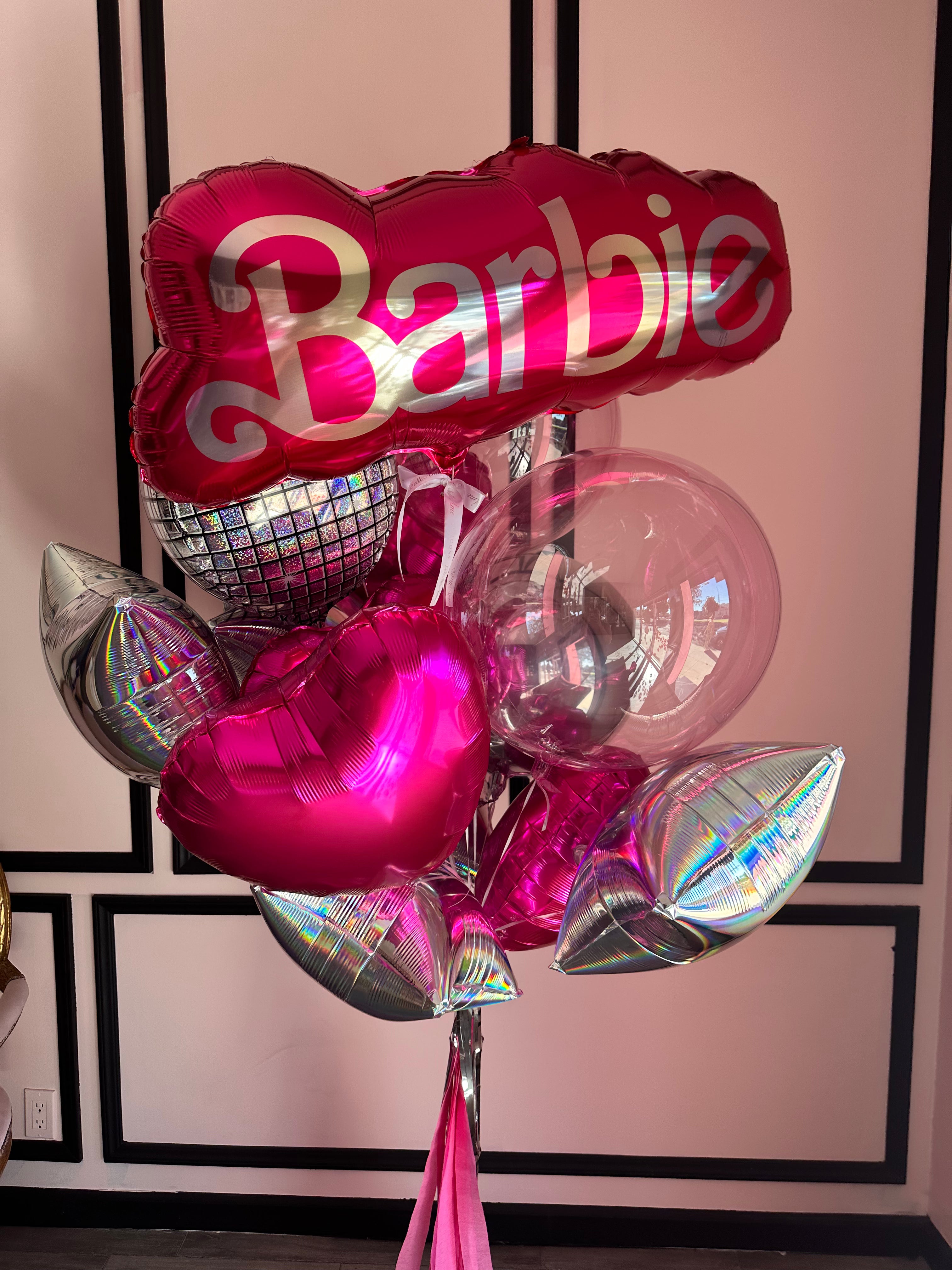 Aslin Balloons - 💕🌸 Barbie Balloons Bouquet personalizado para celebrar  la vida de una dama. 🌸💕 Aslin Balloons 🎈¡¡Demuestra tú amor y celébralo  con globos!! #barbie #BarbieTheMovie #balloongarland #balloonsdecor  #balloonsdecoration